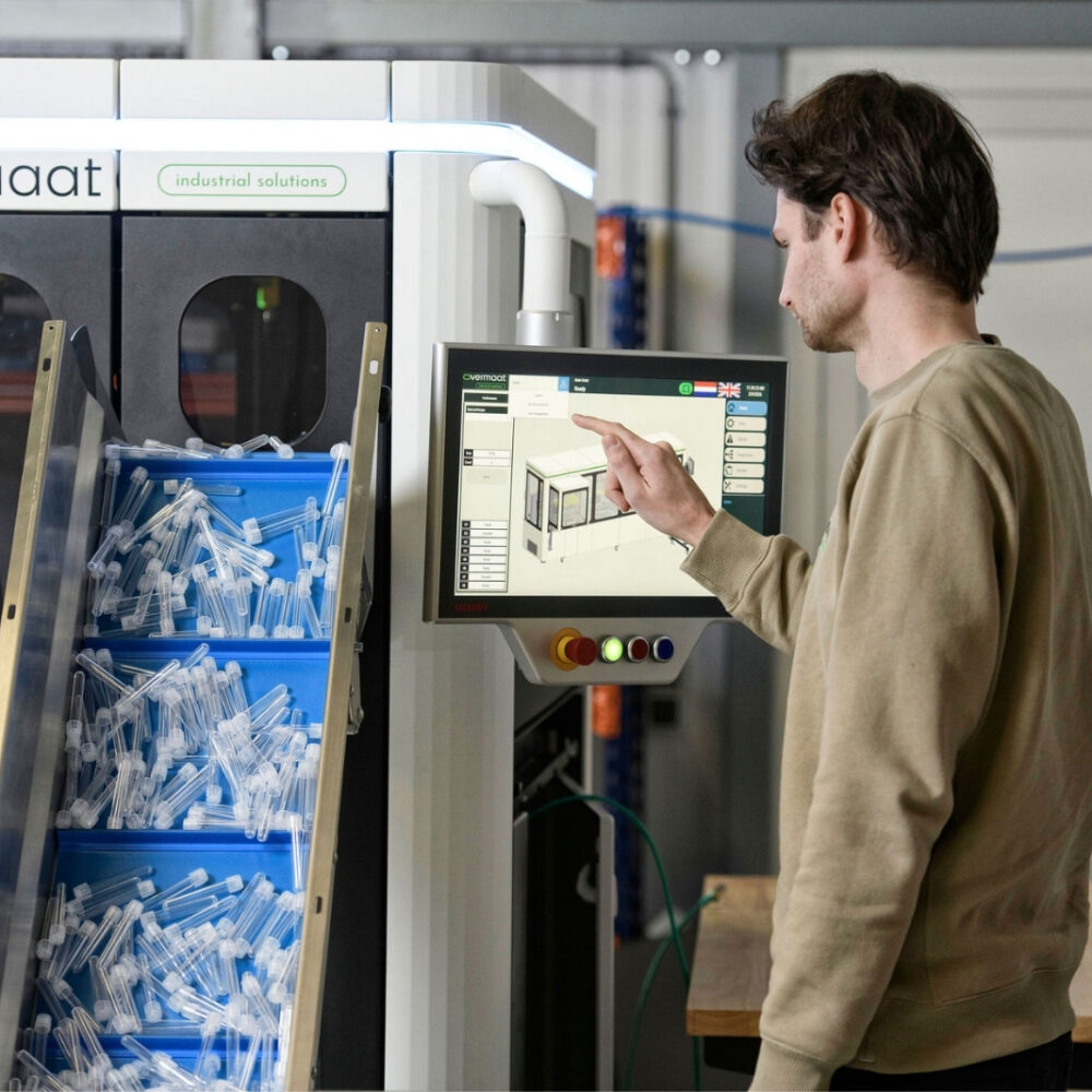 Overmaat Industrial Solutions machine bediening Overmaat Industrial Solutions machine bediening