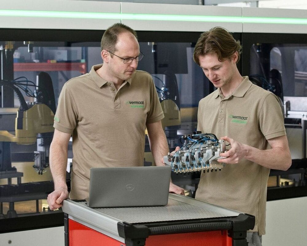 Overmaat Industrial Solutions team (3) Overmaat Industrial Solutions team (3)