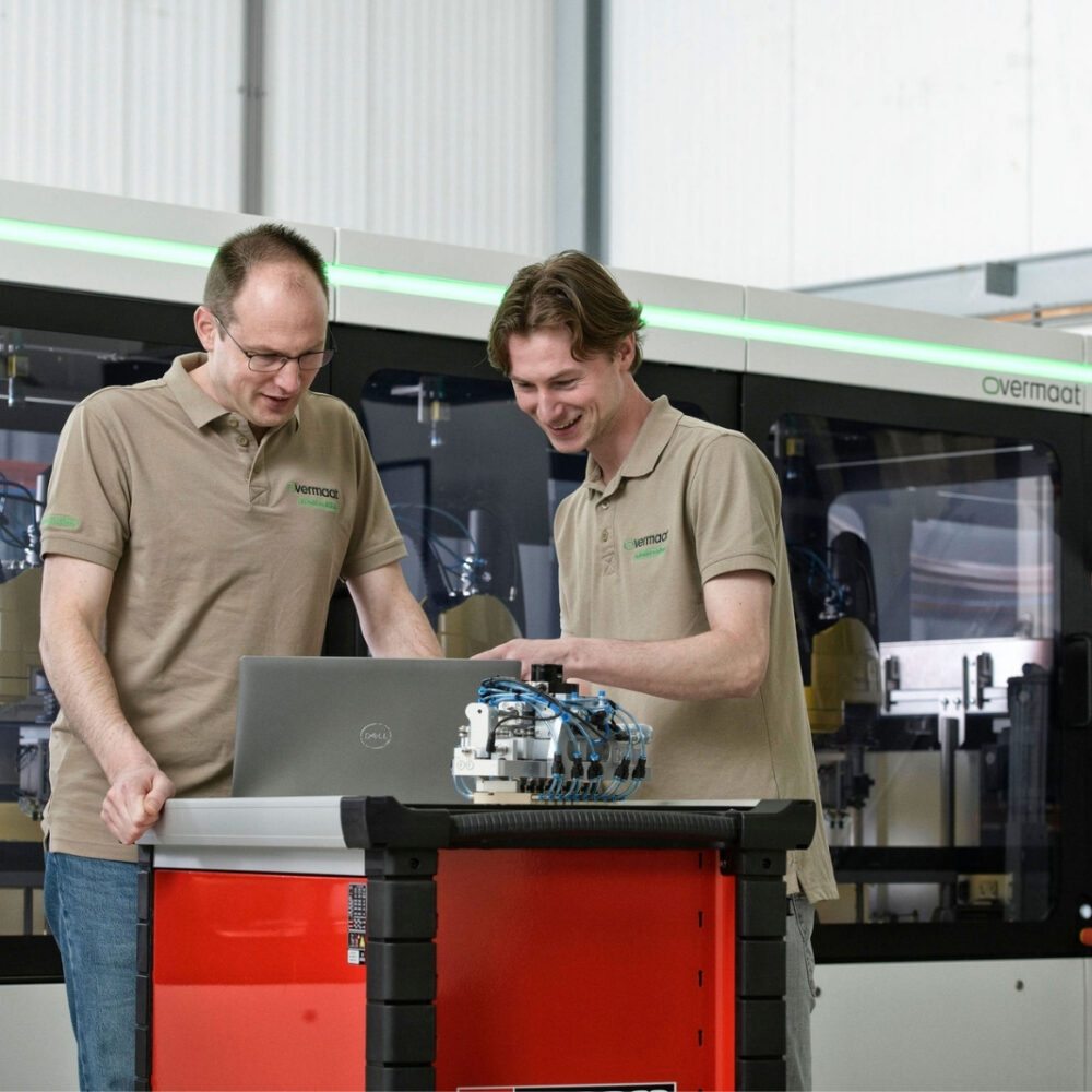 Overmaat Industrial Solutions teamsfeer Overmaat Industrial Solutions teamsfeer